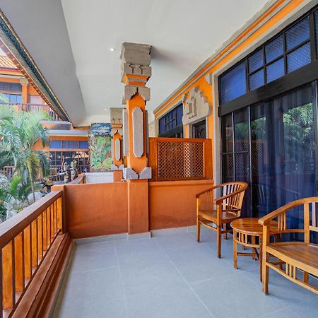 Wina Holiday Villa Кута Экстерьер фото